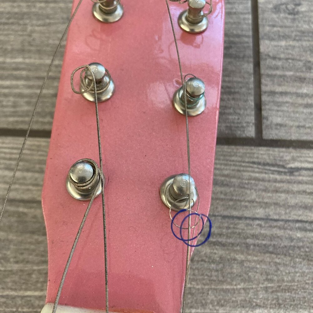 Retro Pink 6 String Ukulele - Picture 3 of 11